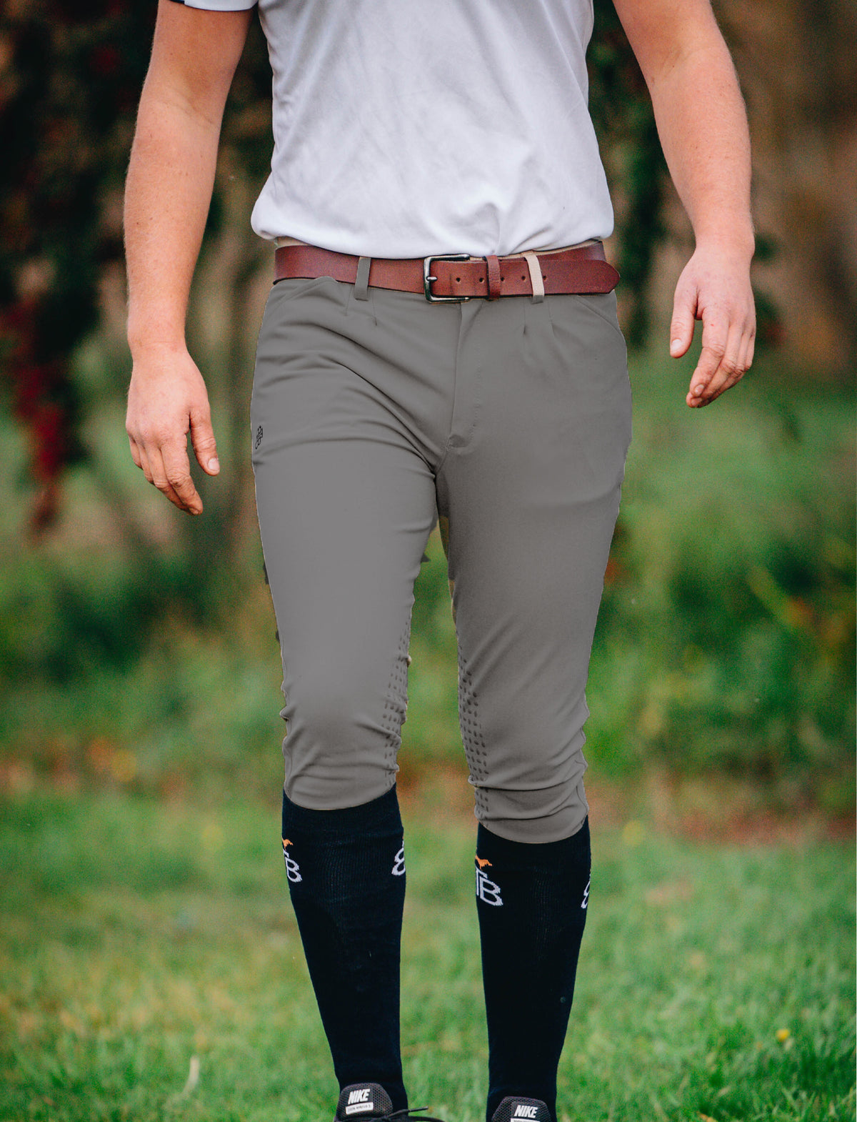 MEN'S PLEAT FRONT BAMBOO BREECH IN GREY AND NAVY